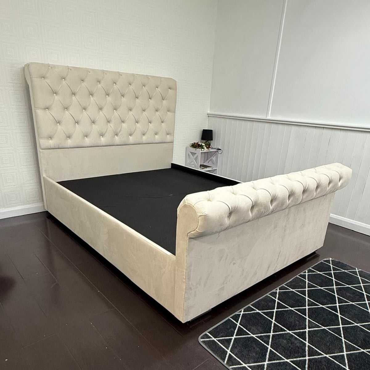 Sleigh Bed